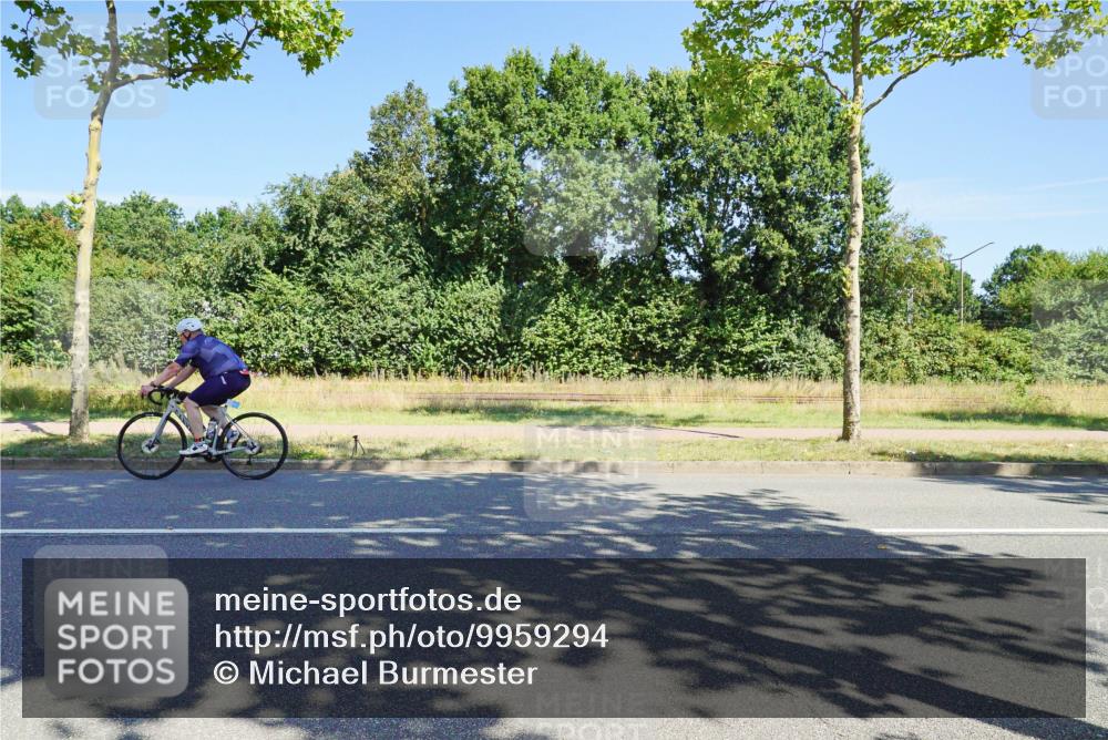 09.08.2026 - GEWOBA Citytriathlon Bremen Michael Burmester http://msf.ph/oto/9959294 09.08.2026 12:19:11 Radfahren 557, 569, 624, 744, 749, 886, 1009, 1120 meine-sportfotos.de