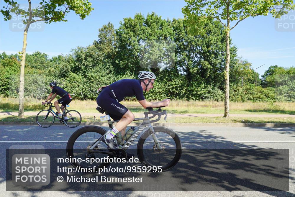 09.08.2026 - GEWOBA Citytriathlon Bremen Michael Burmester http://msf.ph/oto/9959295 09.08.2026 12:19:12 Radfahren 557, 569, 624, 744, 749, 886, 1009, 1120 meine-sportfotos.de