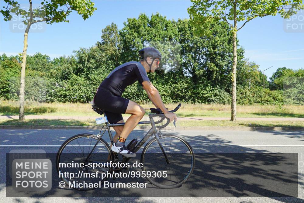 09.08.2026 - GEWOBA Citytriathlon Bremen Michael Burmester http://msf.ph/oto/9959305 09.08.2026 12:19:27 Radfahren 557, 568, 603, 727, 812, 820, 839, 861, 938, 1142, 1145, 1160 meine-sportfotos.de