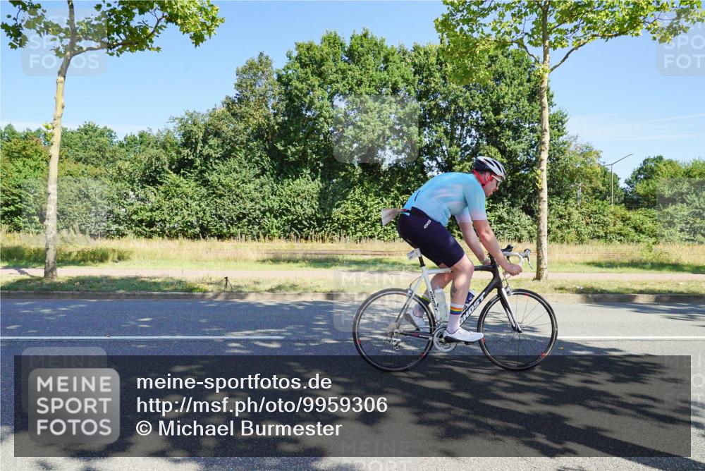 09.08.2026 - GEWOBA Citytriathlon Bremen Michael Burmester http://msf.ph/oto/9959306 09.08.2026 12:19:27 Radfahren 557, 568, 603, 727, 812, 820, 839, 861, 938, 1142, 1145, 1160 meine-sportfotos.de