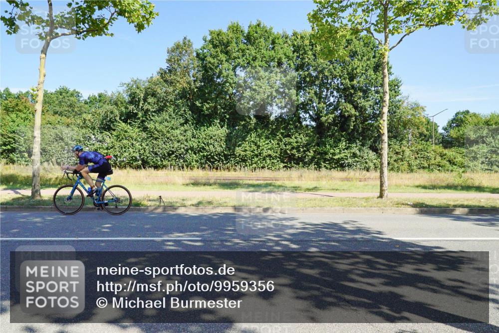 09.08.2026 - GEWOBA Citytriathlon Bremen Michael Burmester http://msf.ph/oto/9959356 09.08.2026 12:20:49 Radfahren 678, 773, 889, 911, 931, 960 meine-sportfotos.de