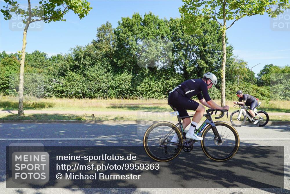 09.08.2026 - GEWOBA Citytriathlon Bremen Michael Burmester http://msf.ph/oto/9959363 09.08.2026 12:20:57 Radfahren 560, 562, 637, 639, 668, 678, 773, 889, 911, 912, 960, 968, 979, 1110 meine-sportfotos.de