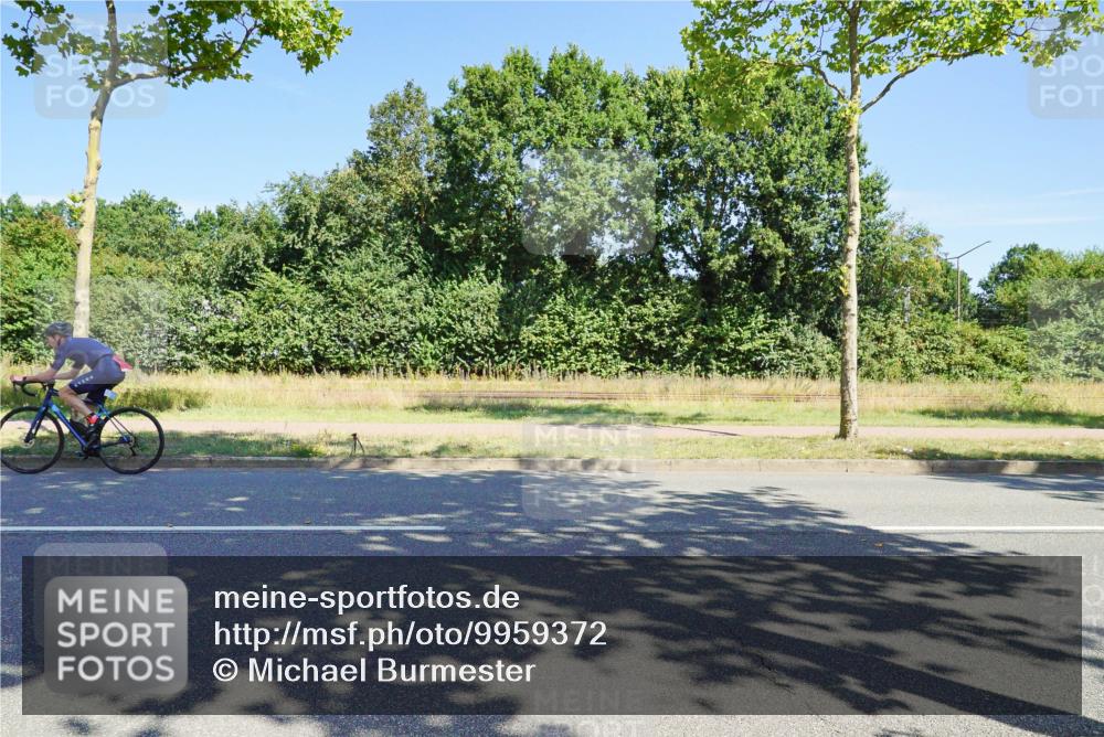 09.08.2026 - GEWOBA Citytriathlon Bremen Michael Burmester http://msf.ph/oto/9959372 09.08.2026 12:21:04 Radfahren 560, 562, 628, 637, 639, 644, 668, 678, 889, 911, 912, 968, 979, 1110 meine-sportfotos.de