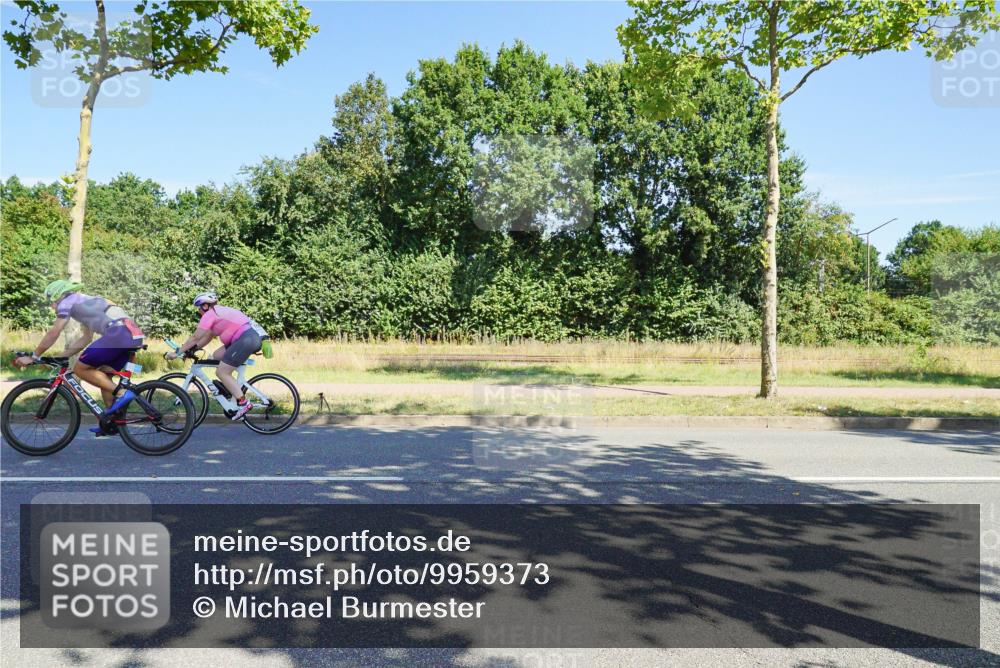 09.08.2026 - GEWOBA Citytriathlon Bremen Michael Burmester http://msf.ph/oto/9959373 09.08.2026 12:21:06 Radfahren 560, 562, 628, 637, 639, 644, 668, 678, 889, 911, 912, 968, 979, 1110, 1132 meine-sportfotos.de