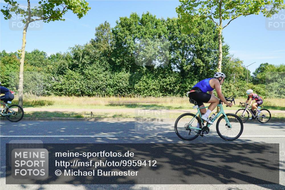 09.08.2026 - GEWOBA Citytriathlon Bremen Michael Burmester http://msf.ph/oto/9959412 09.08.2026 12:22:06 Radfahren 541, 559, 571, 604, 623, 687, 695, 896, 953, 954, 1102, 1114, 1139, 1154 meine-sportfotos.de