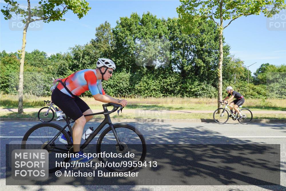 09.08.2026 - GEWOBA Citytriathlon Bremen Michael Burmester http://msf.ph/oto/9959413 09.08.2026 12:22:07 Radfahren 541, 559, 571, 604, 623, 687, 695, 896, 953, 954, 1102, 1114, 1139, 1154 meine-sportfotos.de