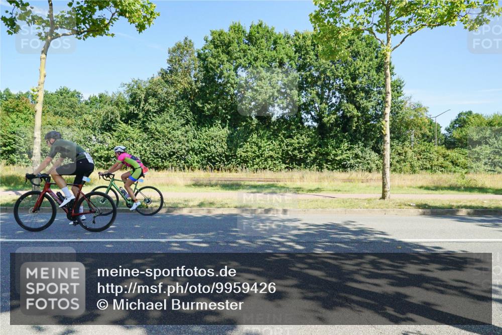 09.08.2026 - GEWOBA Citytriathlon Bremen Michael Burmester http://msf.ph/oto/9959426 09.08.2026 12:22:22 Radfahren 559, 623, 687, 694, 696, 803, 954, 1154 meine-sportfotos.de
