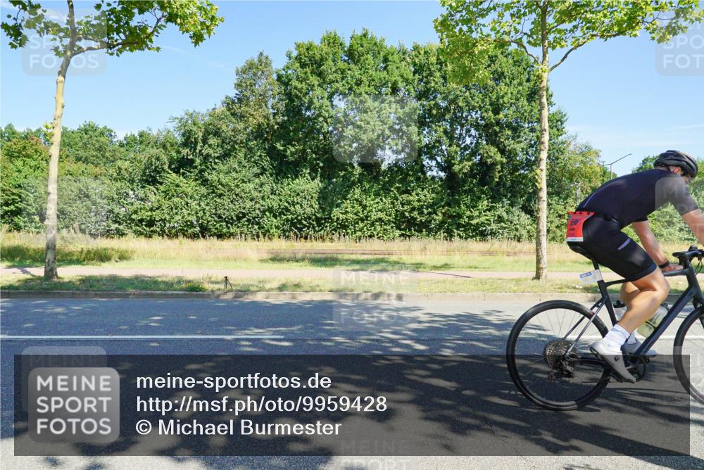 09.08.2026 - GEWOBA Citytriathlon Bremen Michael Burmester http://msf.ph/oto/9959428 09.08.2026 12:22:25 Radfahren 694, 696, 803, 1154 meine-sportfotos.de