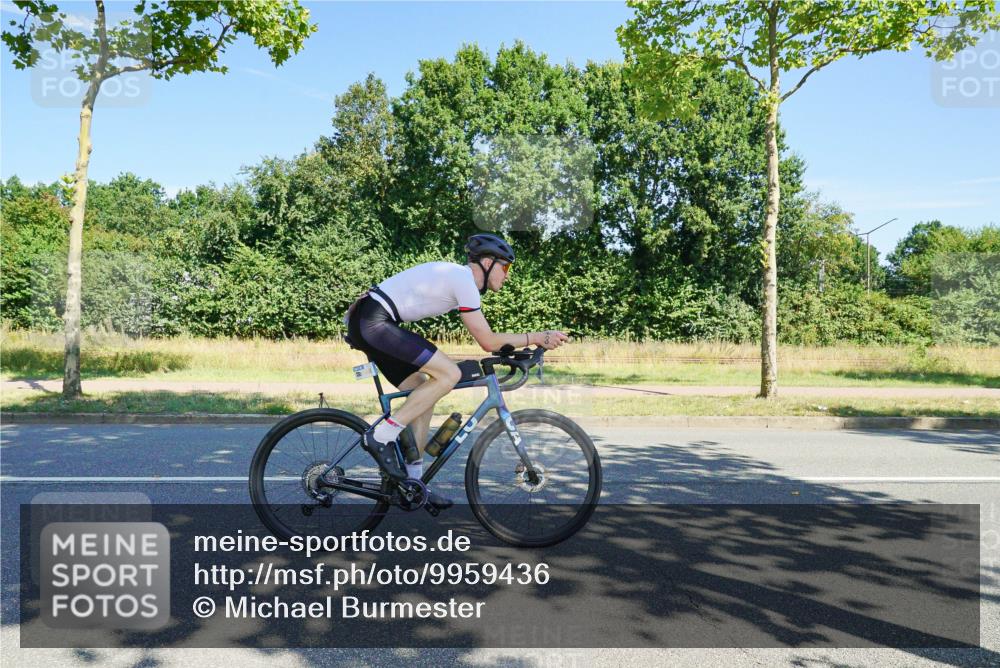 09.08.2026 - GEWOBA Citytriathlon Bremen Michael Burmester http://msf.ph/oto/9959436 09.08.2026 12:22:36 Radfahren 681, 696, 787, 805, 945, 956, 1108 meine-sportfotos.de