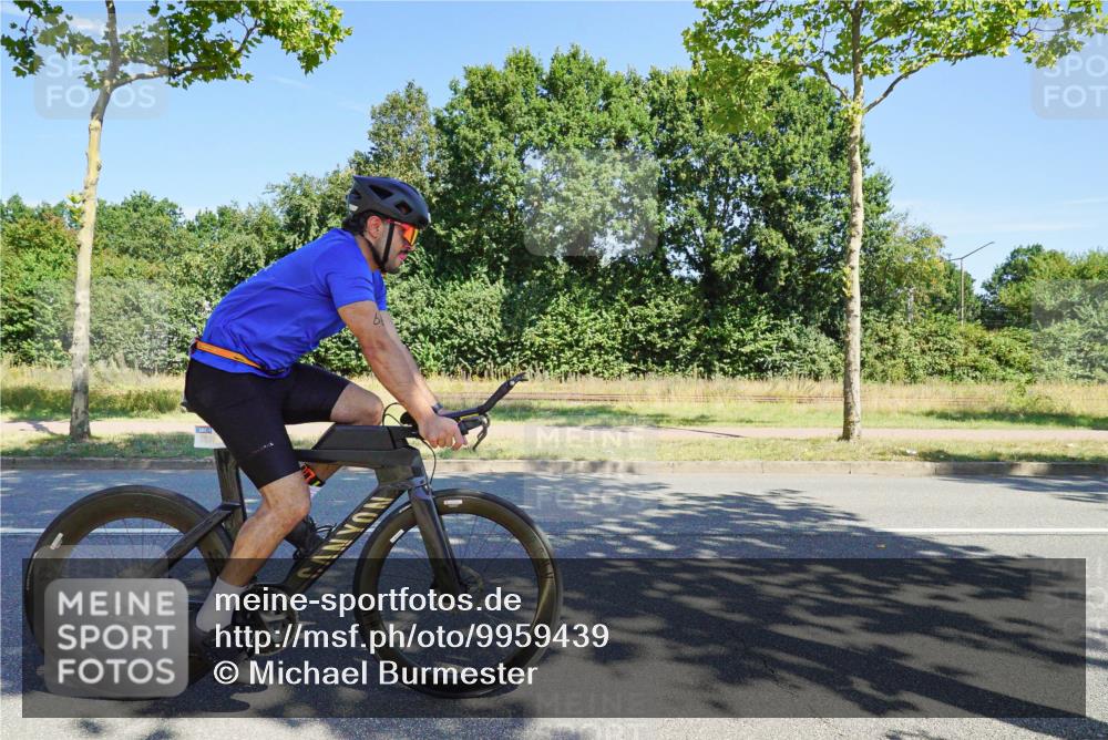 09.08.2026 - GEWOBA Citytriathlon Bremen Michael Burmester http://msf.ph/oto/9959439 09.08.2026 12:22:42 Radfahren 664, 681, 787, 800, 805, 945, 956, 1108 meine-sportfotos.de