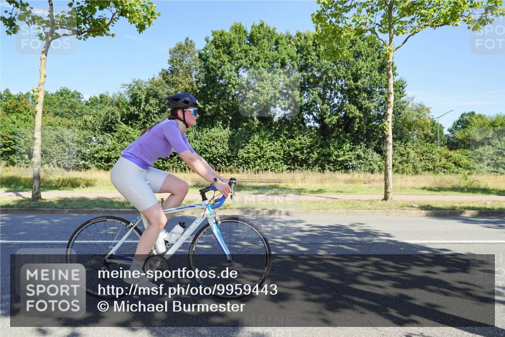 09.08.2026 - GEWOBA Citytriathlon Bremen Michael Burmester http://msf.ph/oto/9959443 09.08.2026 12:22:46 Radfahren 664, 681, 787, 800, 805, 945, 956, 1012, 1108 meine-sportfotos.de