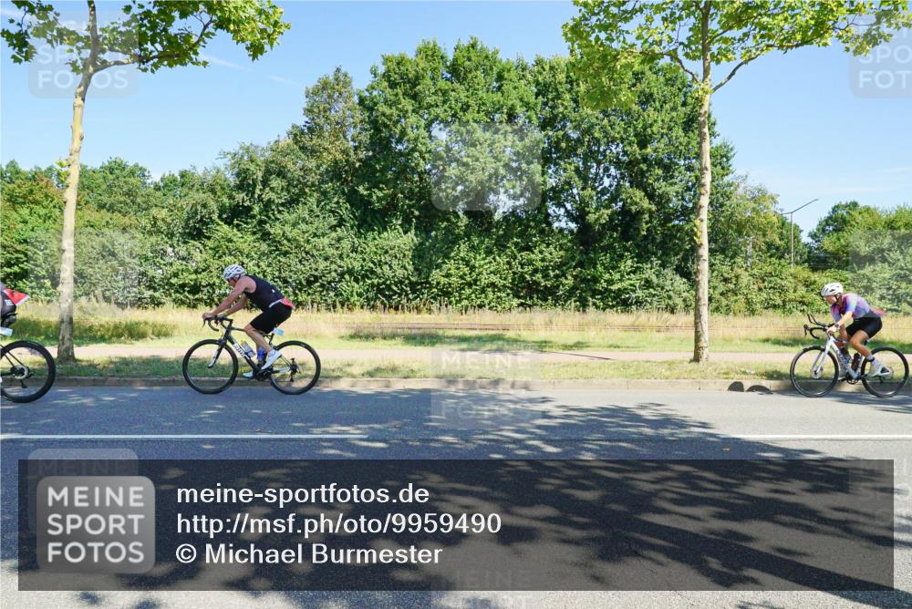 09.08.2026 - GEWOBA Citytriathlon Bremen Michael Burmester http://msf.ph/oto/9959490 09.08.2026 12:23:51 Radfahren 570, 585, 705, 761, 890, 1107, 1124, 1159 meine-sportfotos.de