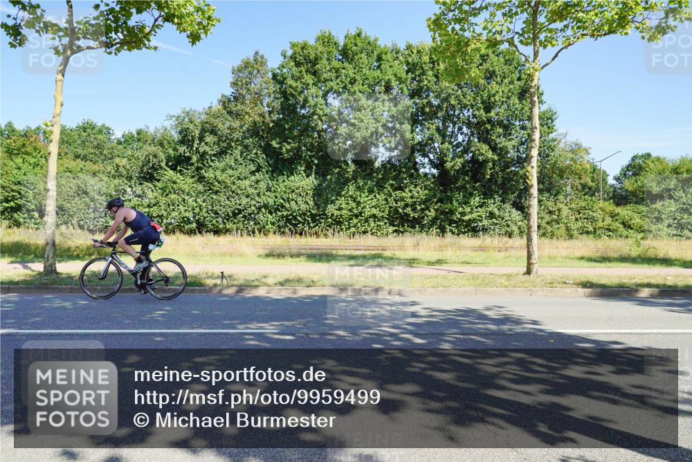 09.08.2026 - GEWOBA Citytriathlon Bremen Michael Burmester http://msf.ph/oto/9959499 09.08.2026 12:24:04 Radfahren 570, 585, 761, 887, 891, 1105, 1124, 1159 meine-sportfotos.de