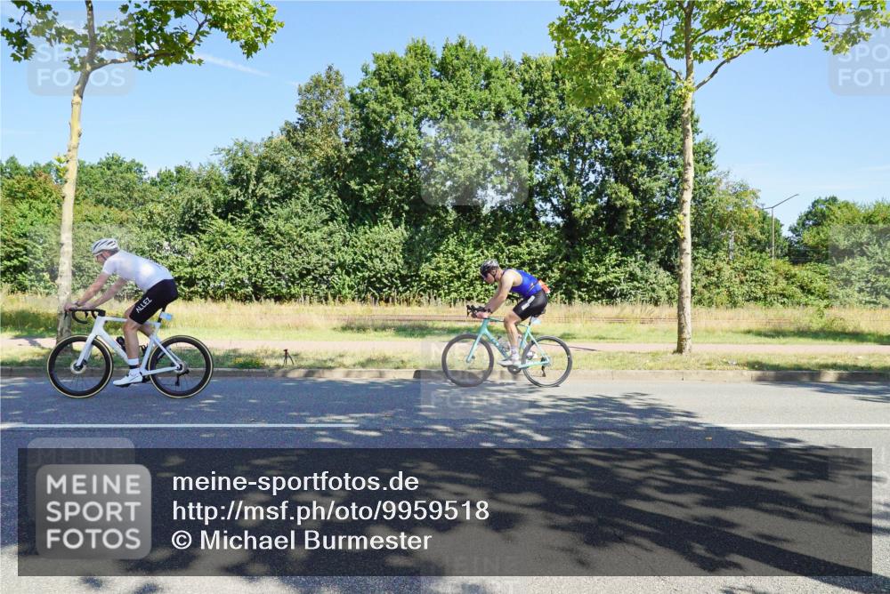 09.08.2026 - GEWOBA Citytriathlon Bremen Michael Burmester http://msf.ph/oto/9959518 09.08.2026 12:24:37 Radfahren 601, 620, 671, 720, 753, 770, 1152 meine-sportfotos.de
