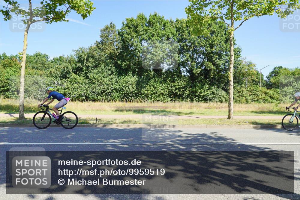 09.08.2026 - GEWOBA Citytriathlon Bremen Michael Burmester http://msf.ph/oto/9959519 09.08.2026 12:24:39 Radfahren 601, 620, 671, 720, 770, 776, 1152 meine-sportfotos.de