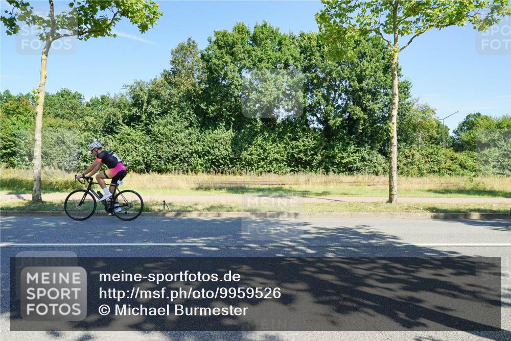 09.08.2026 - GEWOBA Citytriathlon Bremen Michael Burmester http://msf.ph/oto/9959526 09.08.2026 12:24:45 Radfahren 601, 620, 720, 770, 776, 819, 974, 1152 meine-sportfotos.de