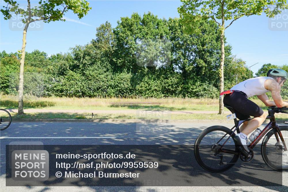 09.08.2026 - GEWOBA Citytriathlon Bremen Michael Burmester http://msf.ph/oto/9959539 09.08.2026 12:25:00 Radfahren 548, 602, 711, 785, 819, 974, 991, 1104, 1140 meine-sportfotos.de