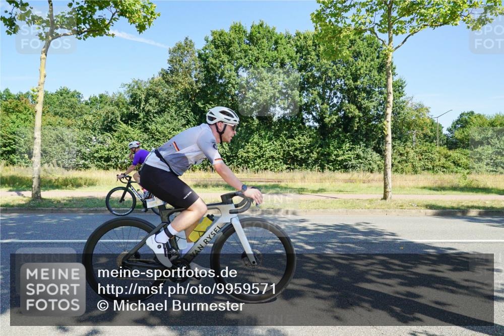 09.08.2026 - GEWOBA Citytriathlon Bremen Michael Burmester http://msf.ph/oto/9959571 09.08.2026 12:25:39 Radfahren 649, 702, 718, 743, 774, 779, 789, 810, 848, 936, 982, 1010, 1122, 1125 meine-sportfotos.de