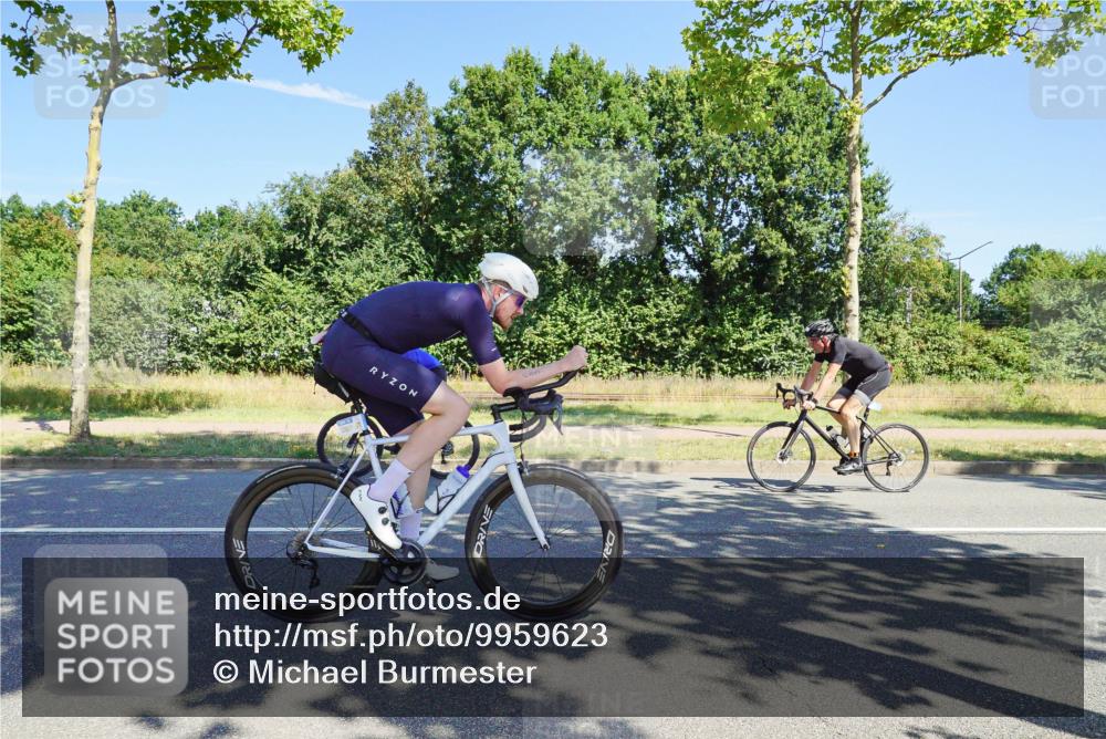 09.08.2026 - GEWOBA Citytriathlon Bremen Michael Burmester http://msf.ph/oto/9959623 09.08.2026 12:27:00 Radfahren 588, 607, 633, 813, 822, 856, 958, 1001, 1103 meine-sportfotos.de