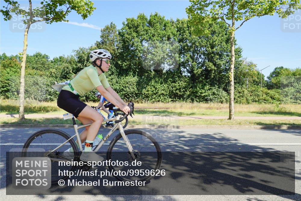 09.08.2026 - GEWOBA Citytriathlon Bremen Michael Burmester http://msf.ph/oto/9959626 09.08.2026 12:27:03 Radfahren 588, 607, 633, 813, 822, 856, 958, 1103 meine-sportfotos.de