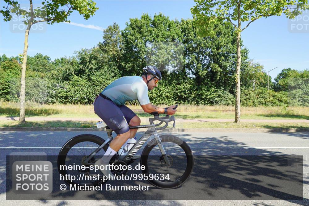 09.08.2026 - GEWOBA Citytriathlon Bremen Michael Burmester http://msf.ph/oto/9959634 09.08.2026 12:27:22 Radfahren 597, 630, 712, 732, 881, 962 meine-sportfotos.de