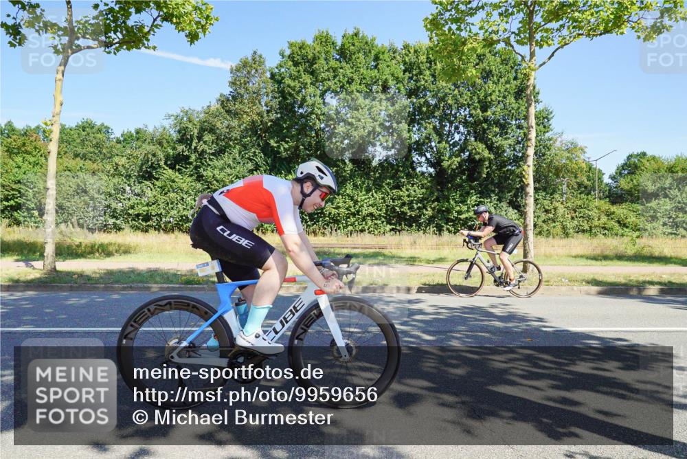 09.08.2026 - GEWOBA Citytriathlon Bremen Michael Burmester http://msf.ph/oto/9959656 09.08.2026 12:27:50 Radfahren 684, 801, 828, 831, 854, 1157 meine-sportfotos.de