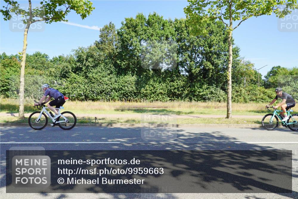 09.08.2026 - GEWOBA Citytriathlon Bremen Michael Burmester http://msf.ph/oto/9959663 09.08.2026 12:28:02 Radfahren 554, 660, 690, 917, 1002 meine-sportfotos.de