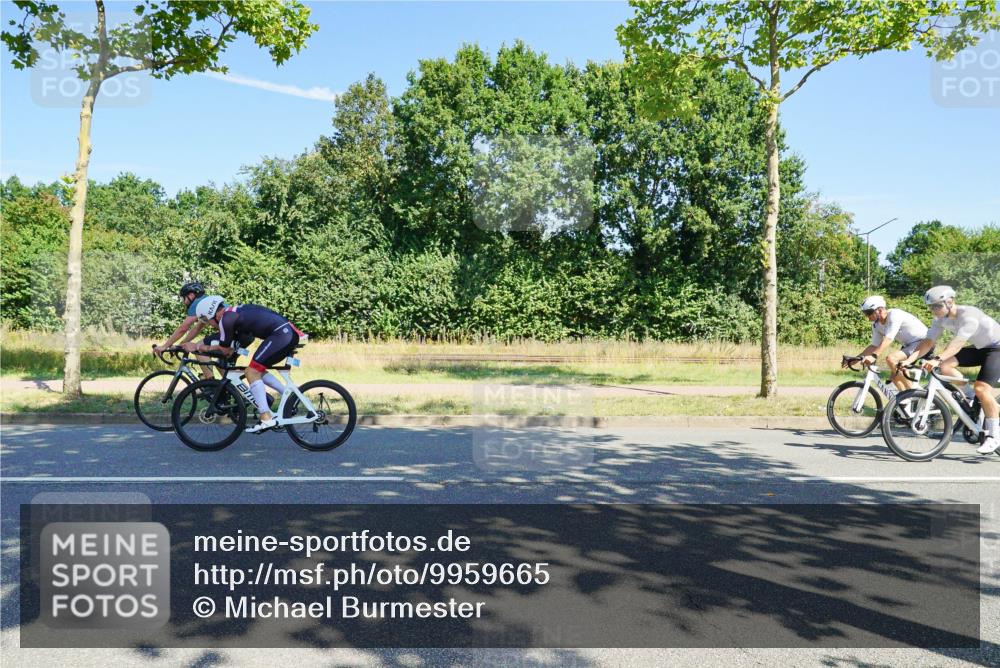 09.08.2026 - GEWOBA Citytriathlon Bremen Michael Burmester http://msf.ph/oto/9959665 09.08.2026 12:28:04 Radfahren 554, 660, 690, 917, 1002 meine-sportfotos.de