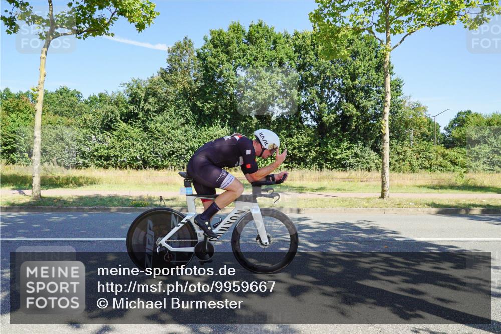 09.08.2026 - GEWOBA Citytriathlon Bremen Michael Burmester http://msf.ph/oto/9959667 09.08.2026 12:28:07 Radfahren 554, 660, 666, 690, 917, 1002 meine-sportfotos.de