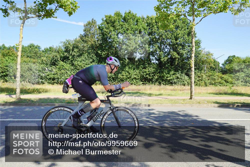 09.08.2026 - GEWOBA Citytriathlon Bremen Michael Burmester http://msf.ph/oto/9959669 09.08.2026 12:28:10 Radfahren 554, 660, 661, 666, 690, 917, 951, 1002, 1148 meine-sportfotos.de