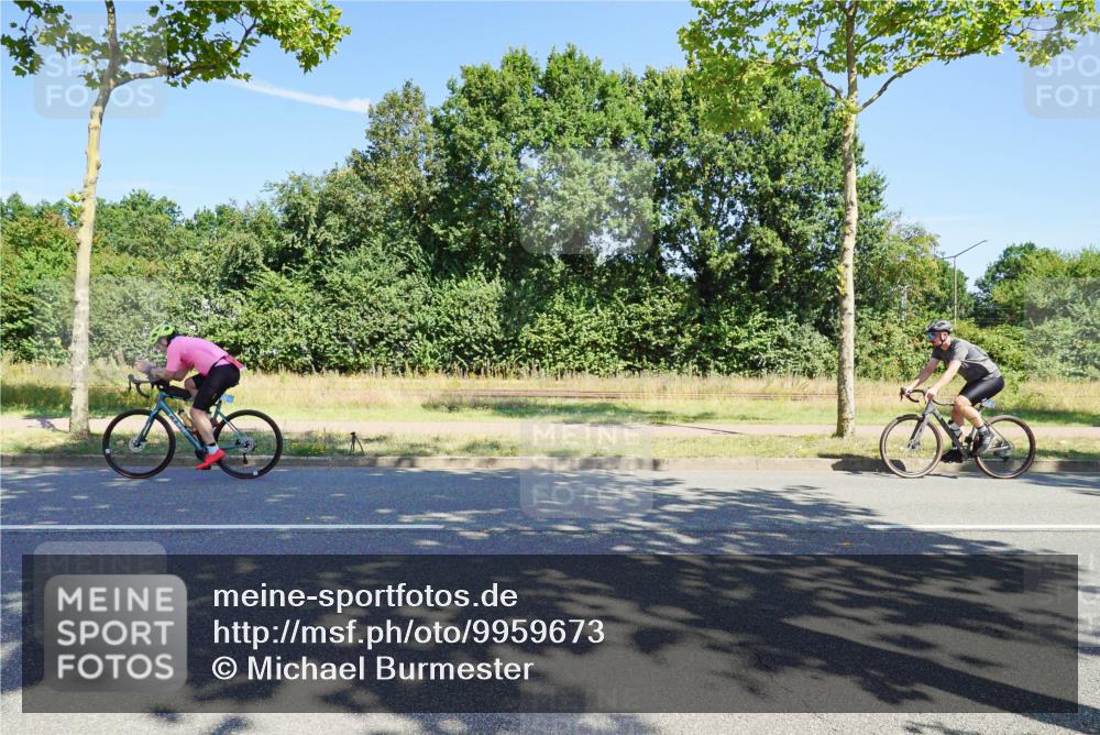 09.08.2026 - GEWOBA Citytriathlon Bremen Michael Burmester http://msf.ph/oto/9959673 09.08.2026 12:28:16 Radfahren 549, 631, 661, 666, 676, 690, 862, 951, 1002, 1148 meine-sportfotos.de