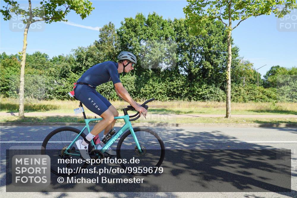 09.08.2026 - GEWOBA Citytriathlon Bremen Michael Burmester http://msf.ph/oto/9959679 09.08.2026 12:28:22 Radfahren 549, 631, 661, 666, 676, 862, 951, 1148 meine-sportfotos.de
