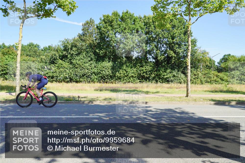 09.08.2026 - GEWOBA Citytriathlon Bremen Michael Burmester http://msf.ph/oto/9959684 09.08.2026 12:28:32 Radfahren 549, 610, 631, 652, 676, 698, 719, 862 meine-sportfotos.de