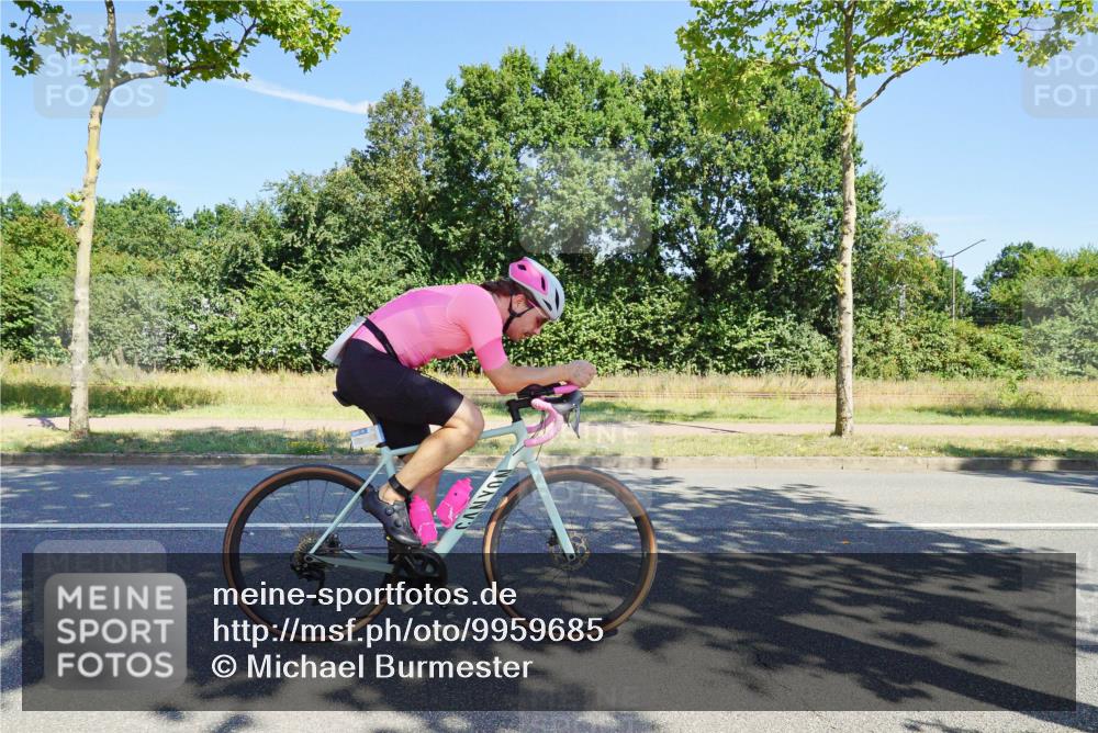 09.08.2026 - GEWOBA Citytriathlon Bremen Michael Burmester http://msf.ph/oto/9959685 09.08.2026 12:28:32 Radfahren 549, 610, 631, 652, 676, 698, 719, 862 meine-sportfotos.de