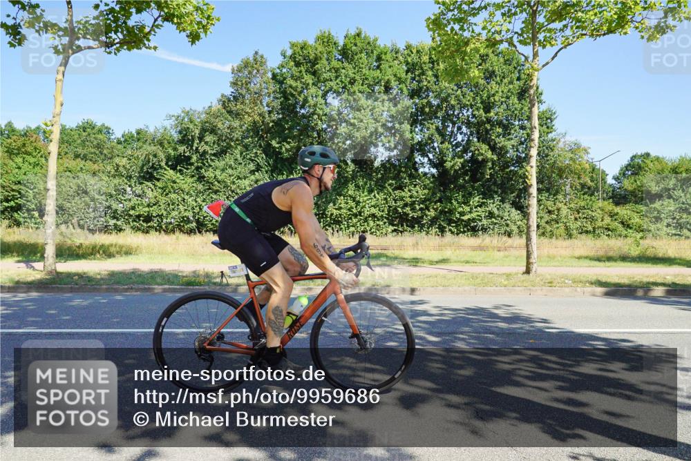 09.08.2026 - GEWOBA Citytriathlon Bremen Michael Burmester http://msf.ph/oto/9959686 09.08.2026 12:28:33 Radfahren 549, 610, 619, 631, 652, 676, 698, 719, 862 meine-sportfotos.de