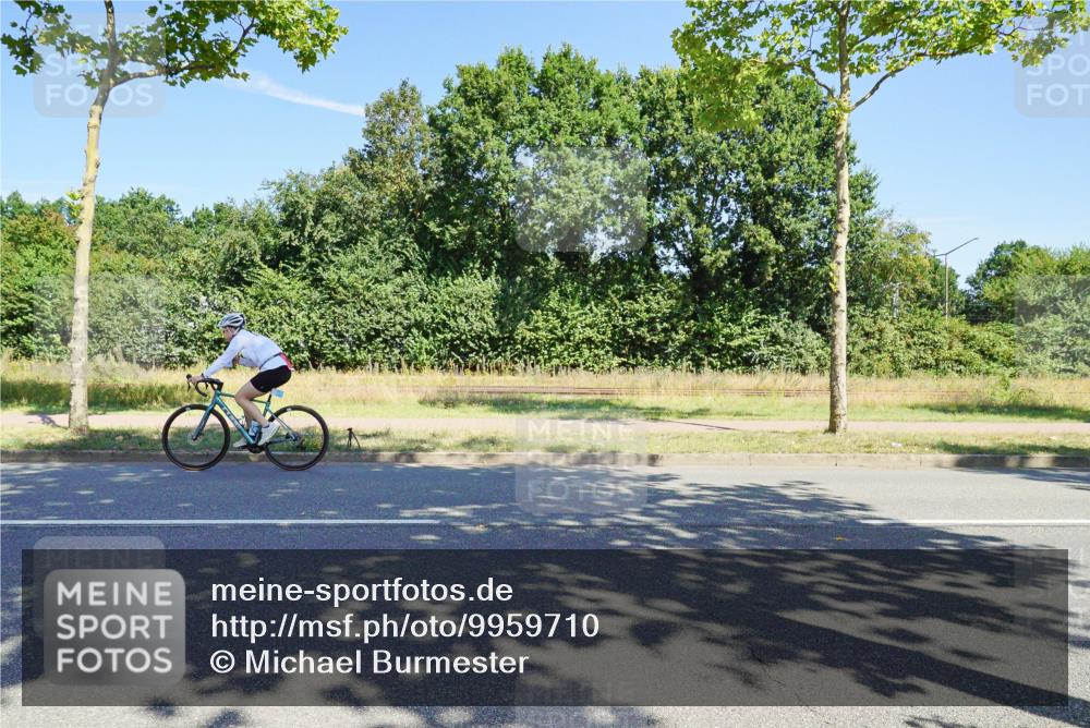 09.08.2026 - GEWOBA Citytriathlon Bremen Michael Burmester http://msf.ph/oto/9959710 09.08.2026 12:29:03 Radfahren 112, 540, 556, 563, 688, 691, 692, 764, 771, 843, 878, 969, 1007, 1141 meine-sportfotos.de