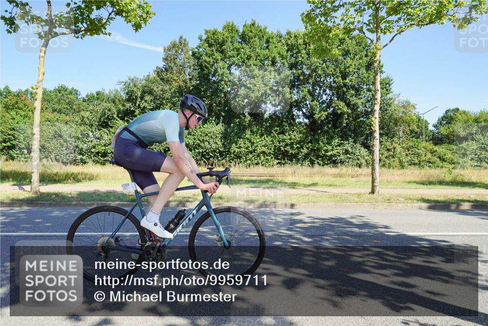 09.08.2026 - GEWOBA Citytriathlon Bremen Michael Burmester http://msf.ph/oto/9959711 09.08.2026 12:29:04 Radfahren 112, 540, 556, 563, 688, 692, 764, 771, 843, 878, 1007, 1141 meine-sportfotos.de