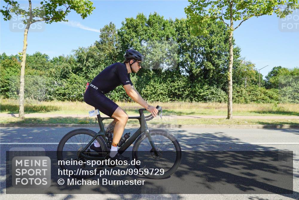 09.08.2026 - GEWOBA Citytriathlon Bremen Michael Burmester http://msf.ph/oto/9959729 09.08.2026 12:29:34 Radfahren 575, 642, 697, 724, 811, 825, 905, 999, 1011 meine-sportfotos.de