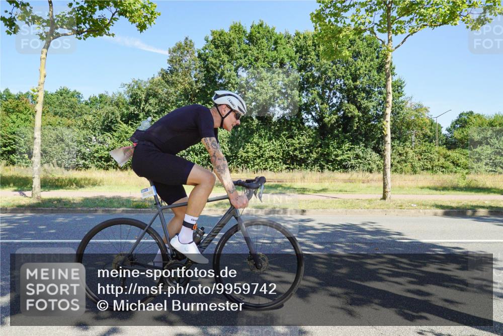 09.08.2026 - GEWOBA Citytriathlon Bremen Michael Burmester http://msf.ph/oto/9959742 09.08.2026 12:29:50 Radfahren 616, 618, 641, 642, 963, 964, 1011 meine-sportfotos.de