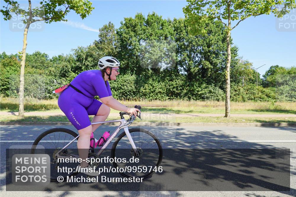 09.08.2026 - GEWOBA Citytriathlon Bremen Michael Burmester http://msf.ph/oto/9959746 09.08.2026 12:29:58 Radfahren 593, 616, 618, 641, 963, 964, 967, 1128 meine-sportfotos.de