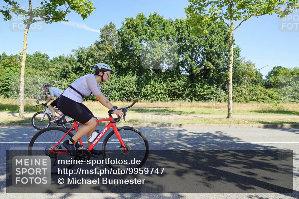 09.08.2026 - GEWOBA Citytriathlon Bremen Michael Burmester http://msf.ph/oto/9959747 09.08.2026 12:30:02 Radfahren 593, 616, 963, 964, 967, 1004, 1128 meine-sportfotos.de
