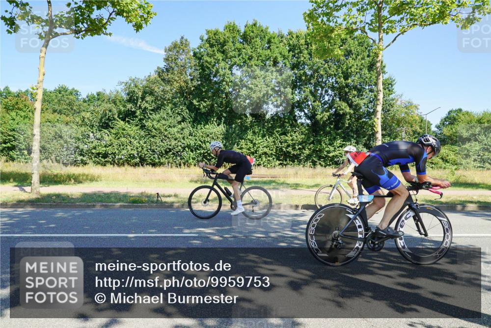 09.08.2026 - GEWOBA Citytriathlon Bremen Michael Burmester http://msf.ph/oto/9959753 09.08.2026 12:30:14 Radfahren 591, 677, 747, 1004, 1128 meine-sportfotos.de