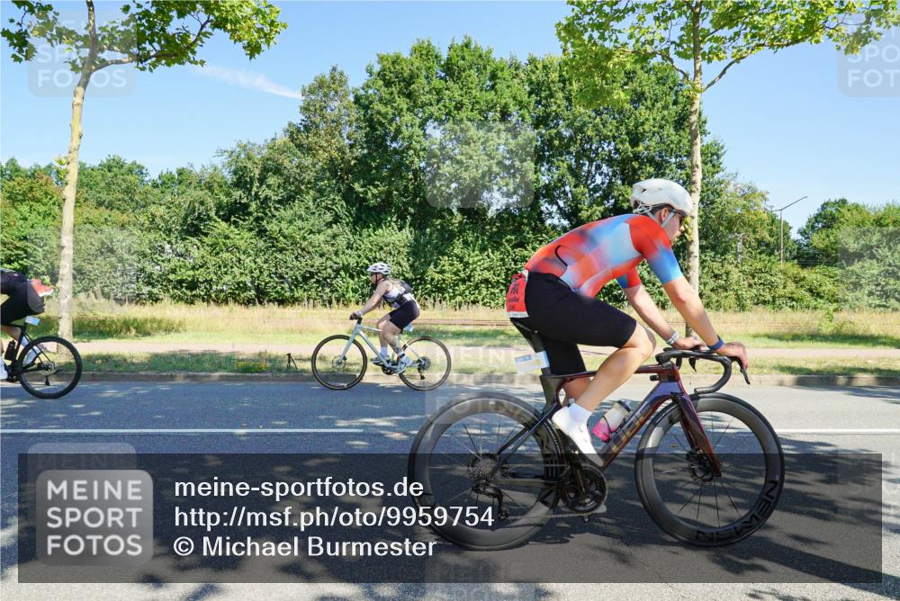 09.08.2026 - GEWOBA Citytriathlon Bremen Michael Burmester http://msf.ph/oto/9959754 09.08.2026 12:30:14 Radfahren 591, 677, 747, 1004, 1128 meine-sportfotos.de