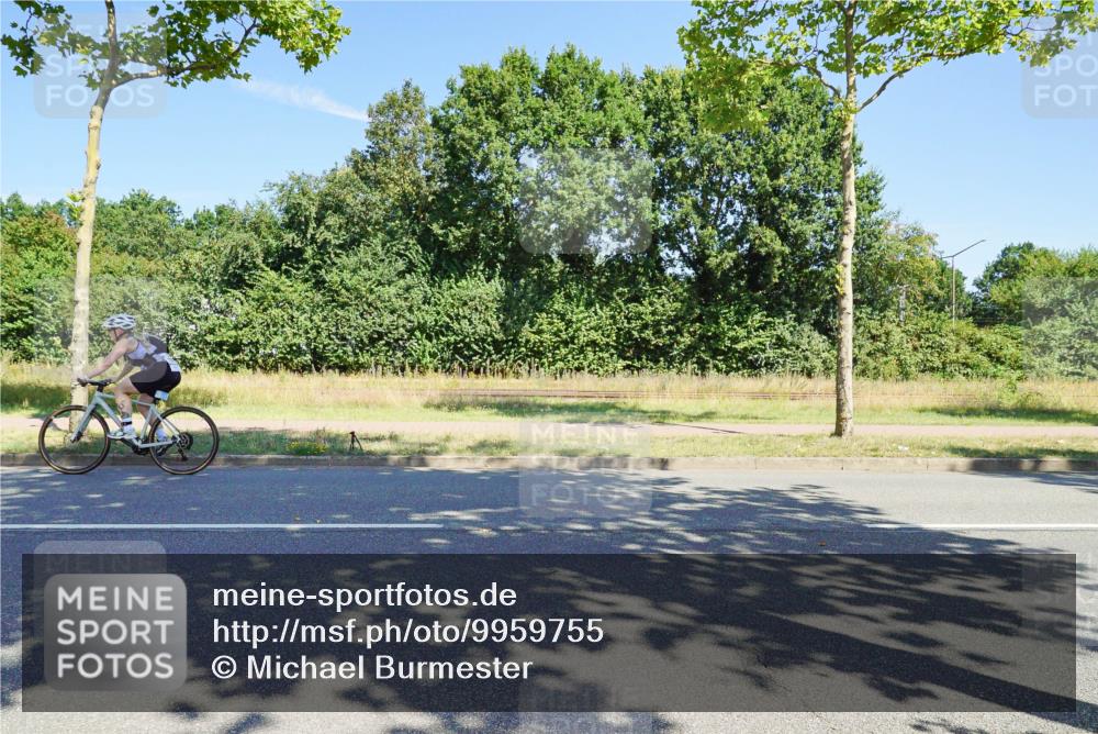 09.08.2026 - GEWOBA Citytriathlon Bremen Michael Burmester http://msf.ph/oto/9959755 09.08.2026 12:30:15 Radfahren 591, 677, 747, 1004 meine-sportfotos.de
