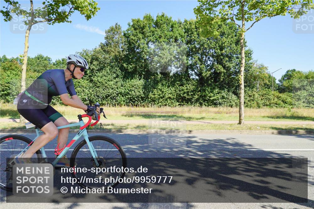 09.08.2026 - GEWOBA Citytriathlon Bremen Michael Burmester http://msf.ph/oto/9959777 09.08.2026 12:30:48 Radfahren 547, 662, 794, 946, 1019 meine-sportfotos.de
