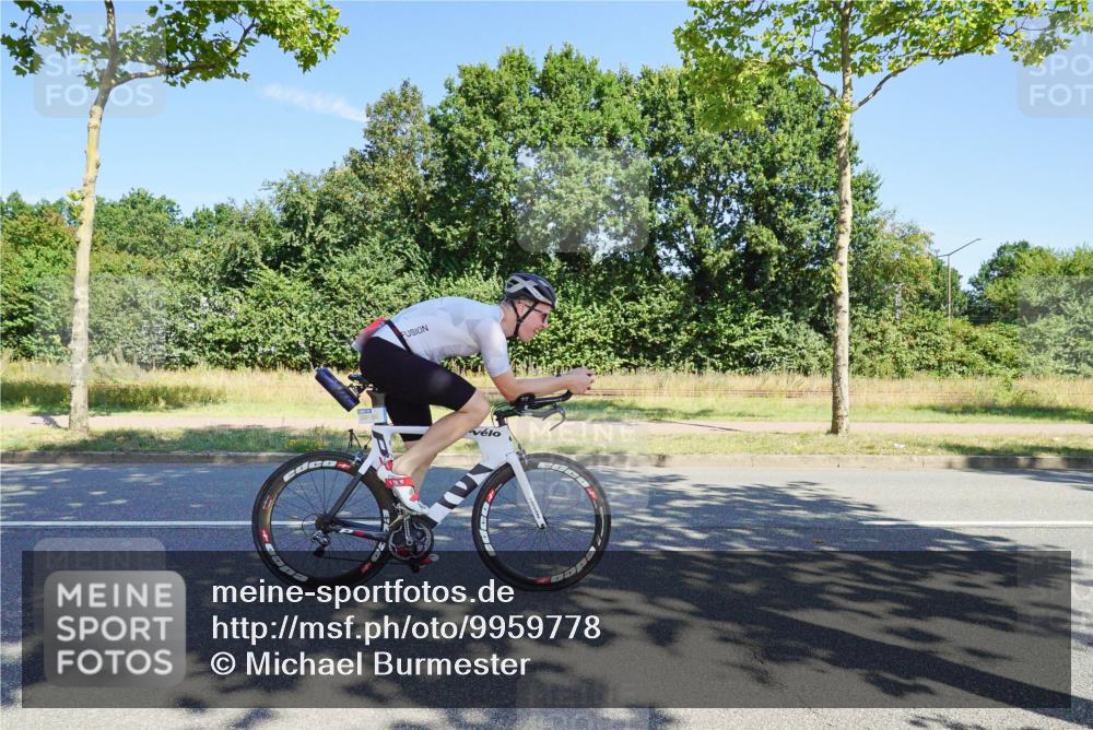 09.08.2026 - GEWOBA Citytriathlon Bremen Michael Burmester http://msf.ph/oto/9959778 09.08.2026 12:30:49 Radfahren 547, 662, 946, 1019 meine-sportfotos.de
