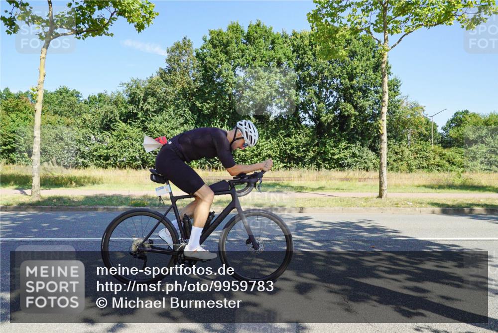 09.08.2026 - GEWOBA Citytriathlon Bremen Michael Burmester http://msf.ph/oto/9959783 09.08.2026 12:30:59 Radfahren 547, 662, 721, 824, 882, 947 meine-sportfotos.de