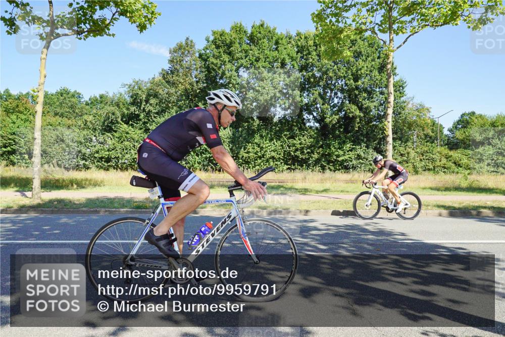 09.08.2026 - GEWOBA Citytriathlon Bremen Michael Burmester http://msf.ph/oto/9959791 09.08.2026 12:31:10 Radfahren 580, 592, 645, 646, 685, 710, 721, 775, 824, 852, 882, 909, 947, 1101 meine-sportfotos.de