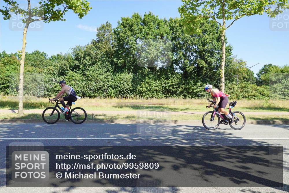 09.08.2026 - GEWOBA Citytriathlon Bremen Michael Burmester http://msf.ph/oto/9959809 09.08.2026 12:31:28 Radfahren 561, 589, 592, 606, 646, 686, 793, 909, 1101, 1150 meine-sportfotos.de