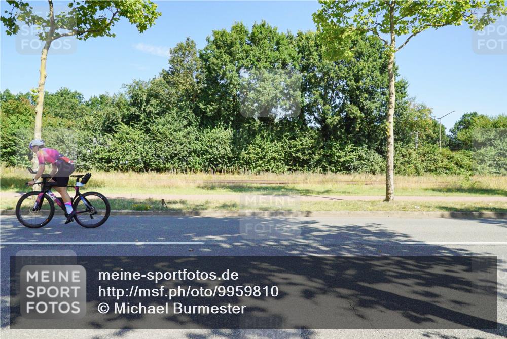 09.08.2026 - GEWOBA Citytriathlon Bremen Michael Burmester http://msf.ph/oto/9959810 09.08.2026 12:31:28 Radfahren 561, 589, 592, 606, 646, 686, 793, 909, 1101, 1150 meine-sportfotos.de